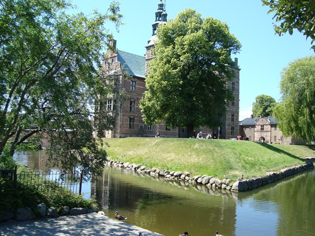 ローゼンボー。コペンハーゲンの中央当たりにある、1606年に夏の離宮として造営されたお城。